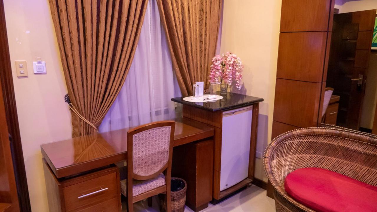 Fields Palace Hotel 앙헬레스 외부 사진
