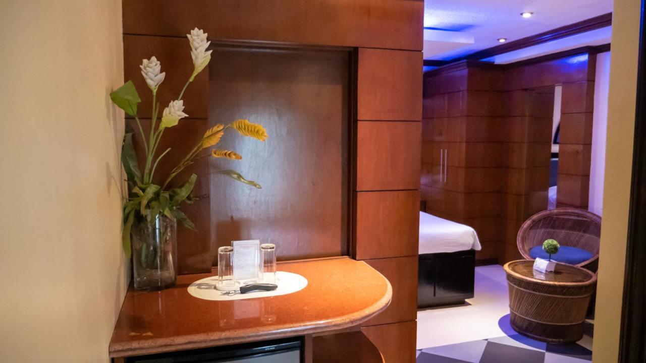 Fields Palace Hotel 앙헬레스 외부 사진